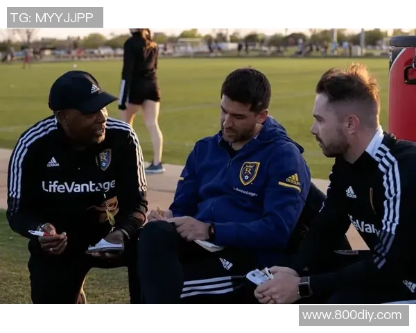 哥伦布机要员与皇家盐湖城的激烈对决揭示足球战术与团队精神的较量