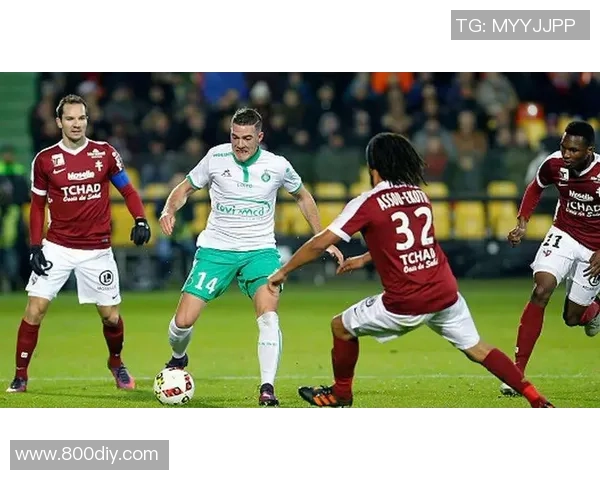 赫拉克勒斯与福图纳锡塔德的精彩对决揭示足球战术与团队精神的较量 赫拉克勒斯与福图纳锡塔德的精彩对决揭示足球战术与团队精神的较量